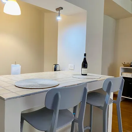 Lägenhet Casa Di Chica Castiglione Falletto